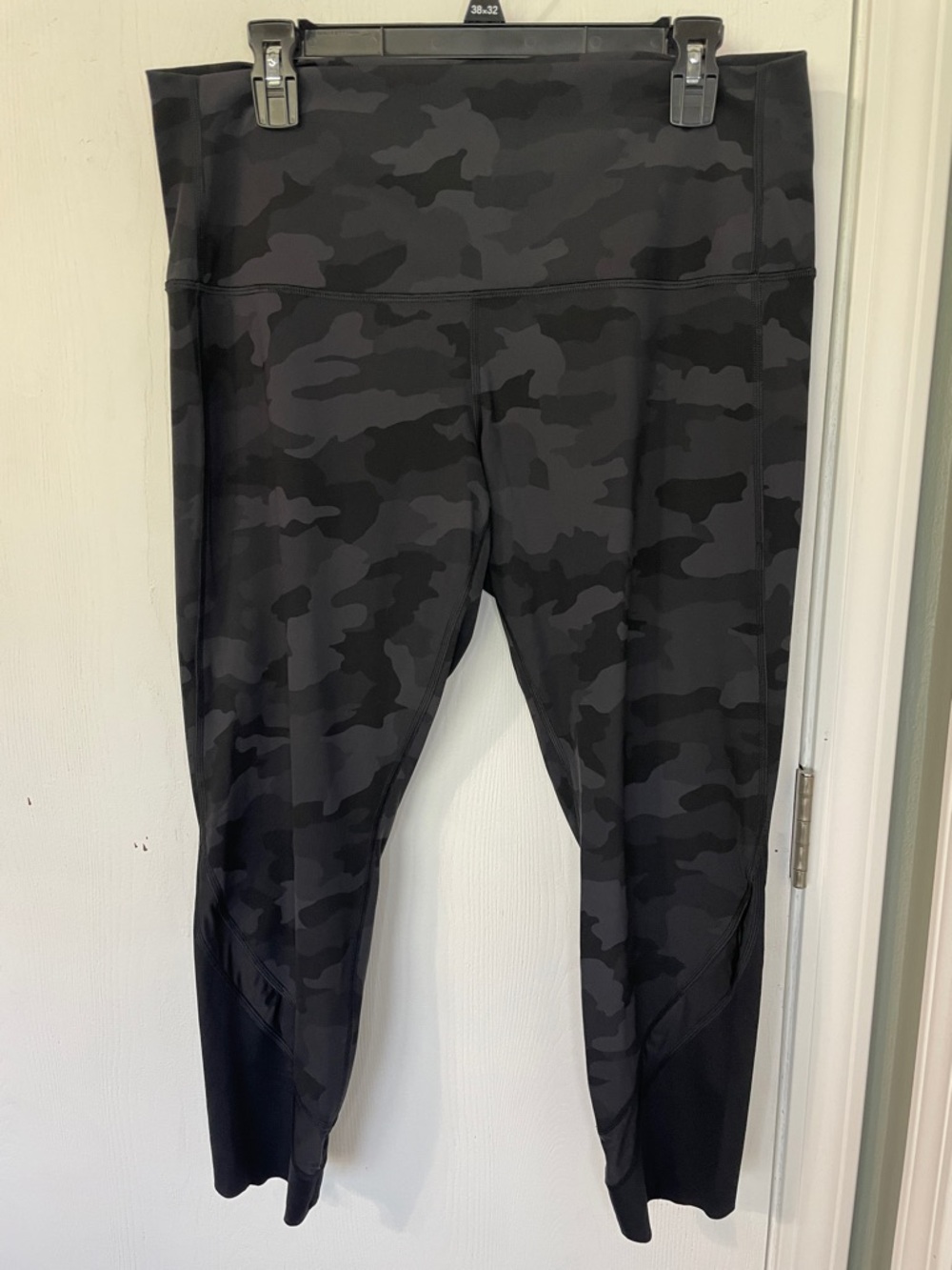 Lululemon Align Like New 25” Inseam Size 14 Heritage Camouflage Deep Coal HR - Picture 3 of 9